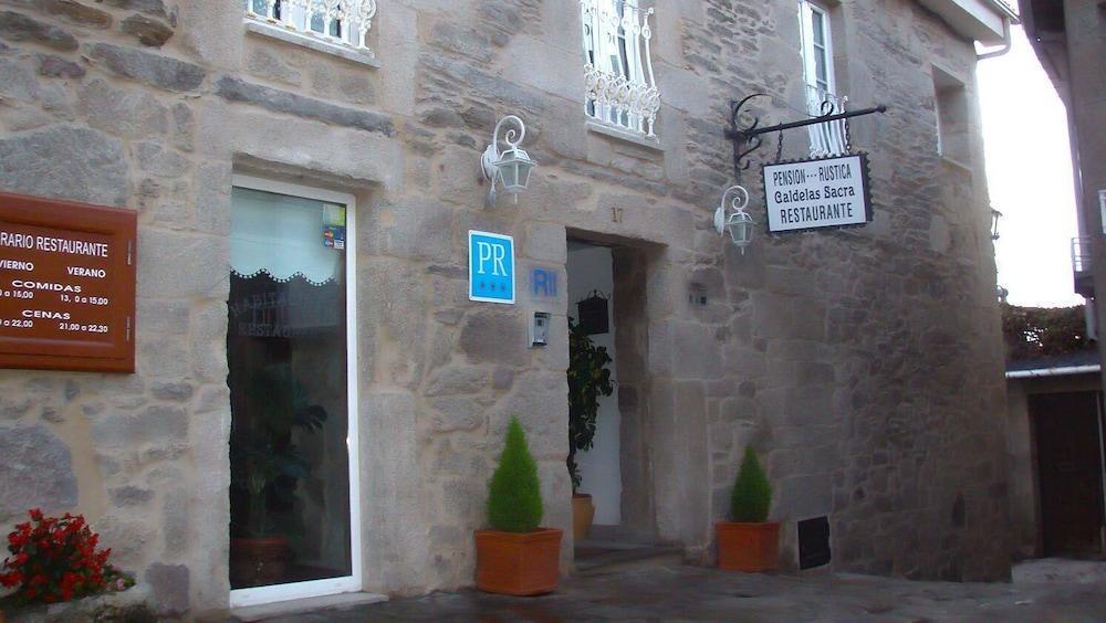 Hotel Caldelas Sacra-Pension Rustica 3 Estrellas Кастро Калделас Екстериор снимка