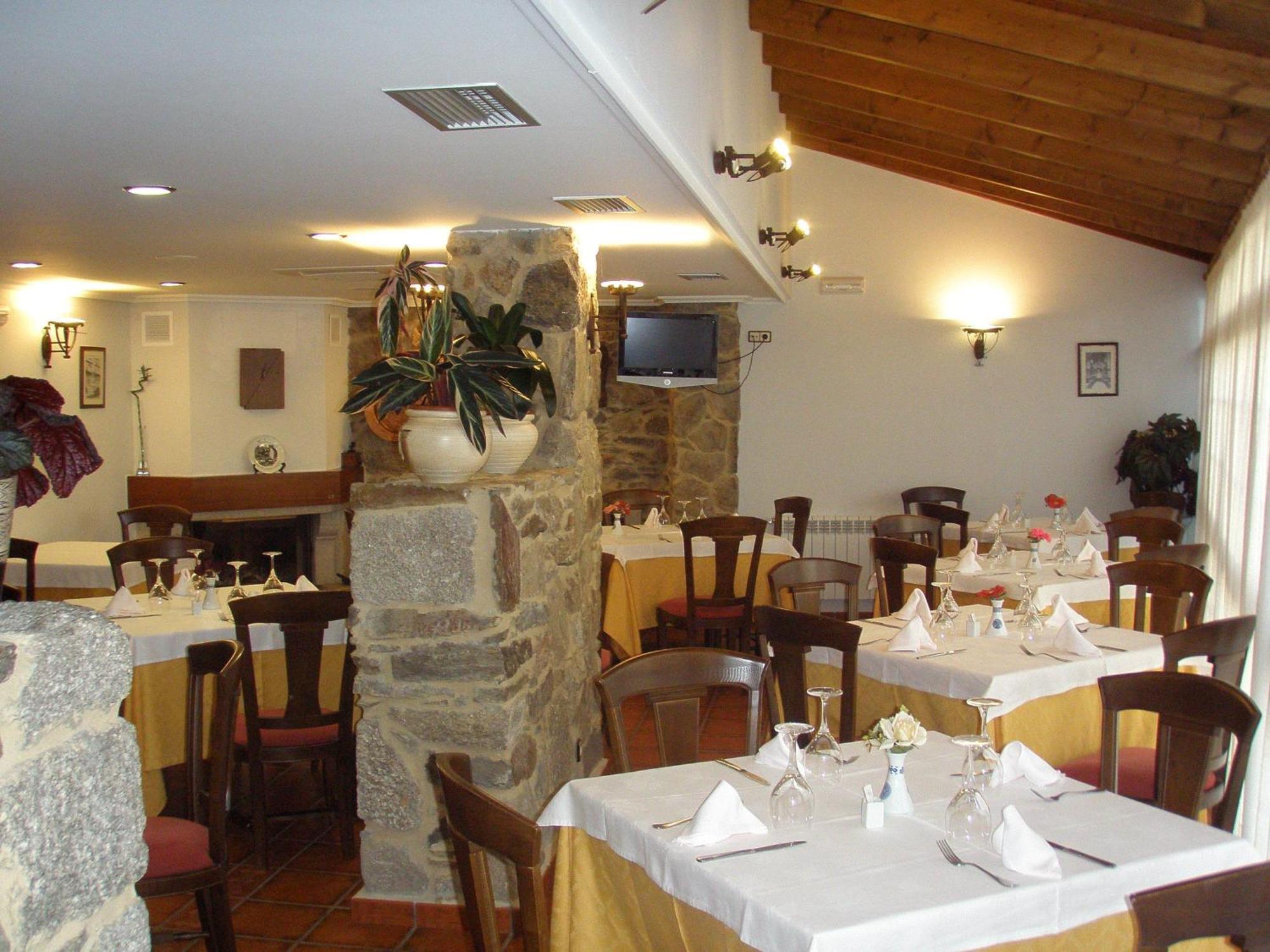Hotel Caldelas Sacra-Pension Rustica 3 Estrellas Кастро Калделас Екстериор снимка