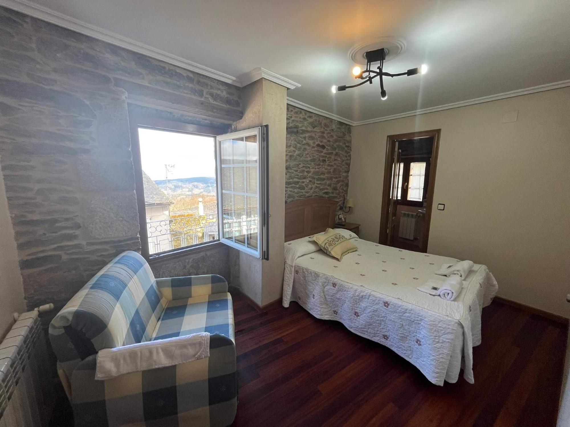 Hotel Caldelas Sacra-Pension Rustica 3 Estrellas Кастро Калделас Екстериор снимка