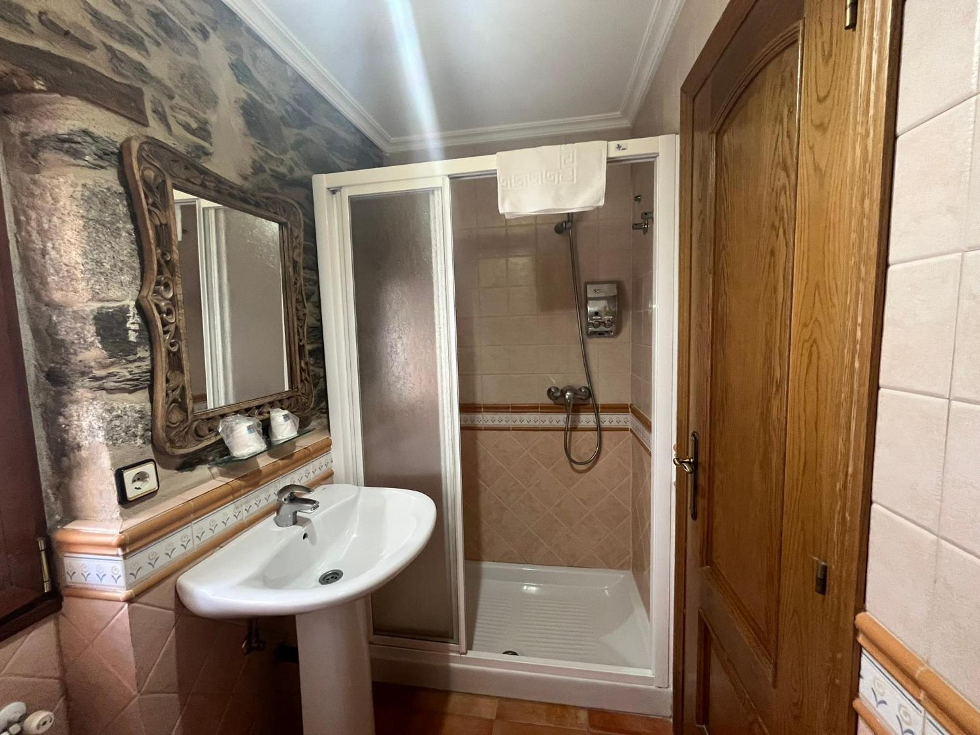 Hotel Caldelas Sacra-Pension Rustica 3 Estrellas Кастро Калделас Екстериор снимка