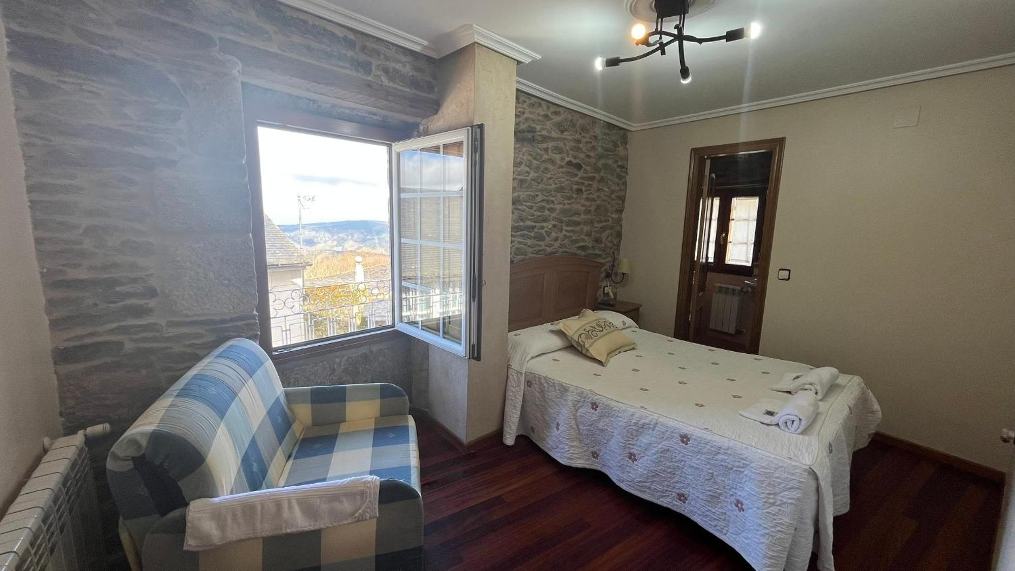 Hotel Caldelas Sacra-Pension Rustica 3 Estrellas Кастро Калделас Екстериор снимка