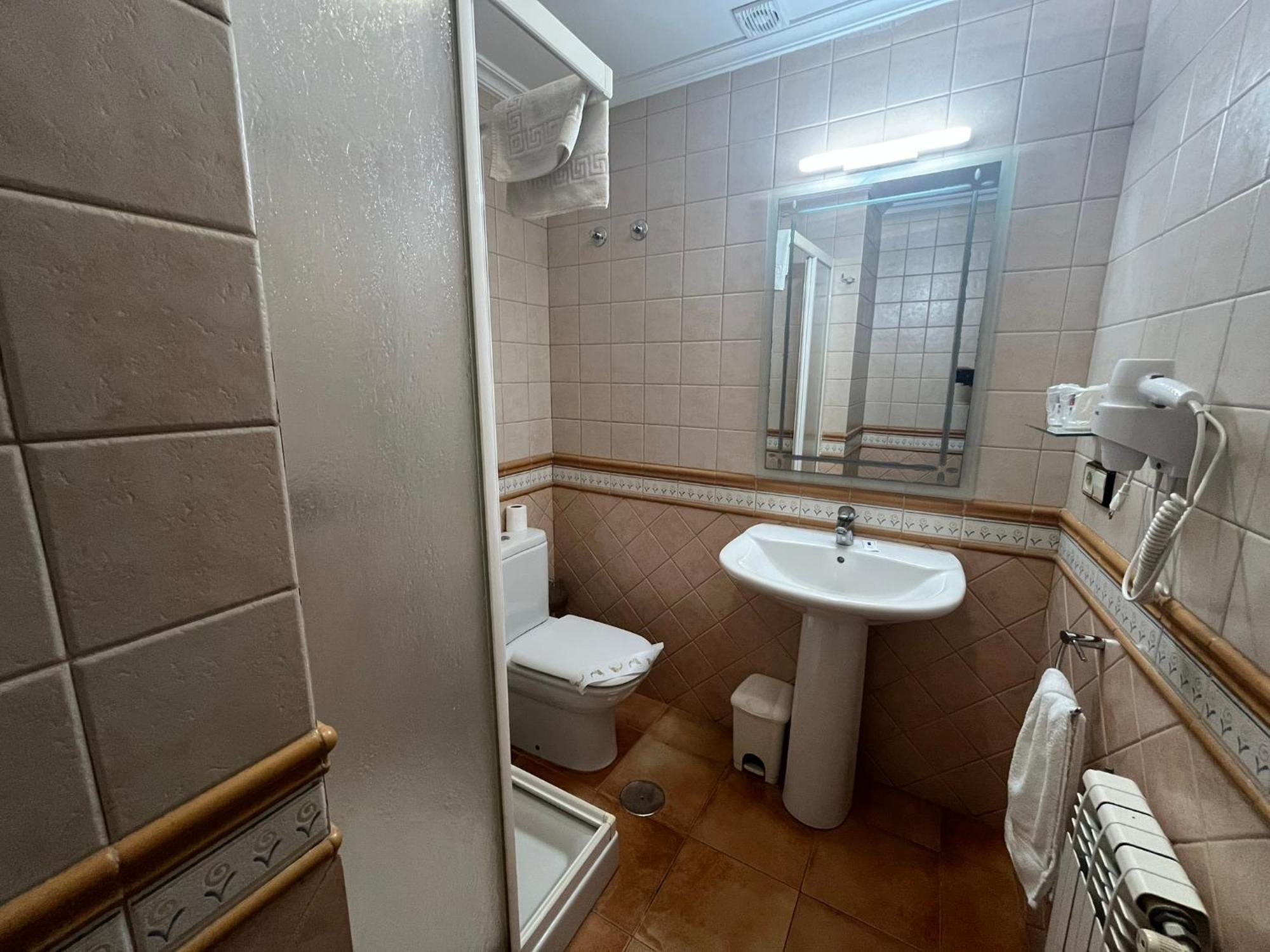 Hotel Caldelas Sacra-Pension Rustica 3 Estrellas Кастро Калделас Екстериор снимка