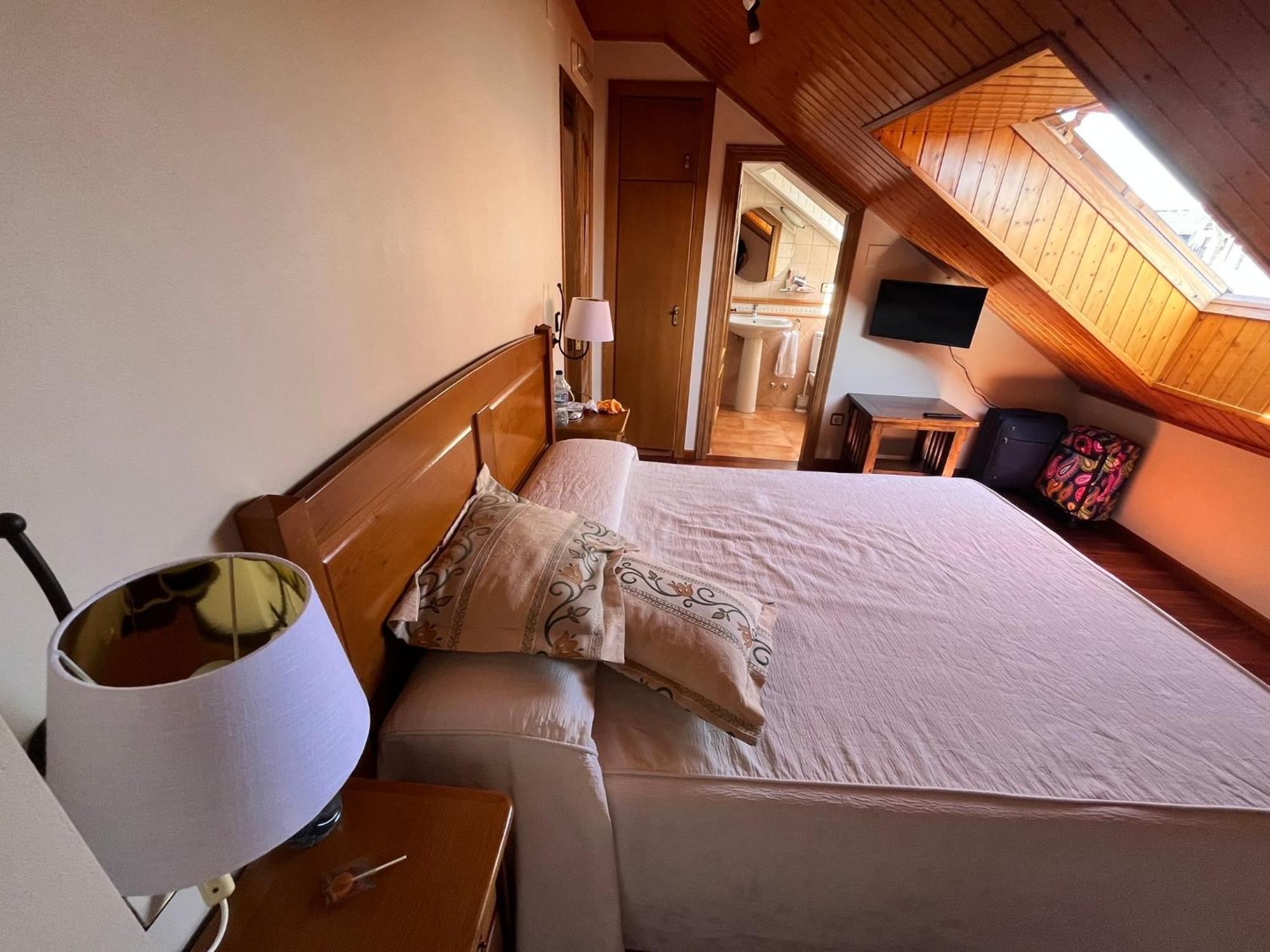 Hotel Caldelas Sacra-Pension Rustica 3 Estrellas Кастро Калделас Екстериор снимка